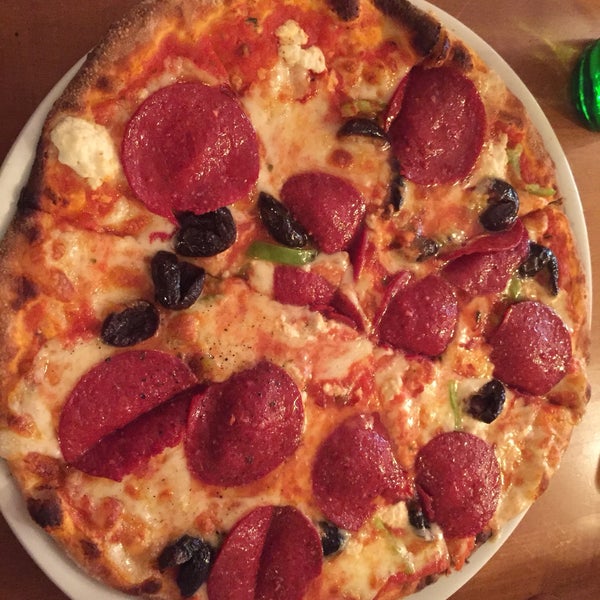 Pizzalar çok lezzetli, mekan küçük. Zor yer bulabilirsiniz.