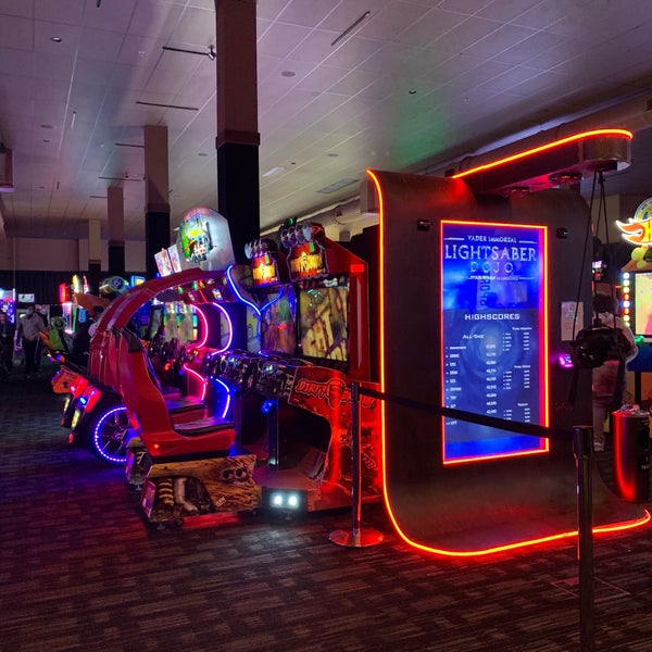 รูปภาพถ่ายที่ Dave &amp; Buster&#39;s โดย رهَف เมื่อ 11/15/2020