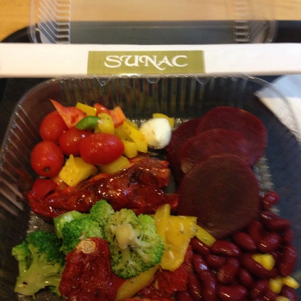 รูปภาพถ่ายที่ Sunac Fancy Food โดย Carina P. เมื่อ 7/28/2013