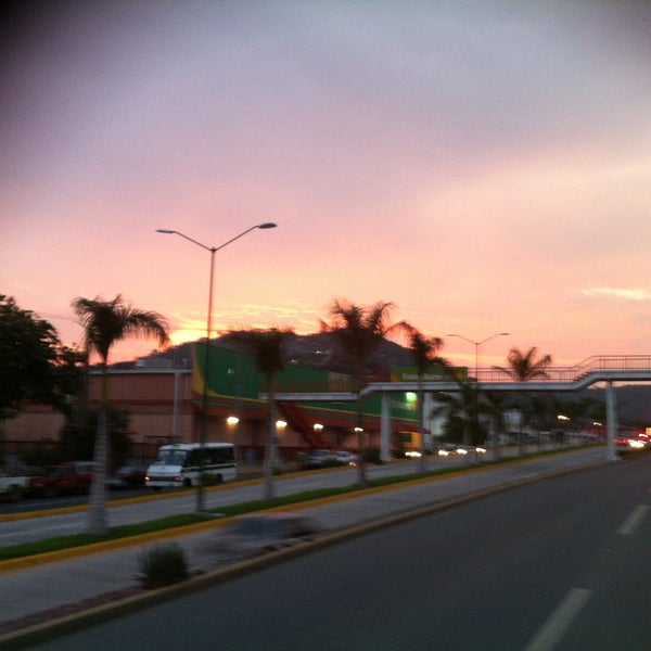 Foto diambil di Zihuatanejo oleh Héctor F C. pada 10/6/2013
