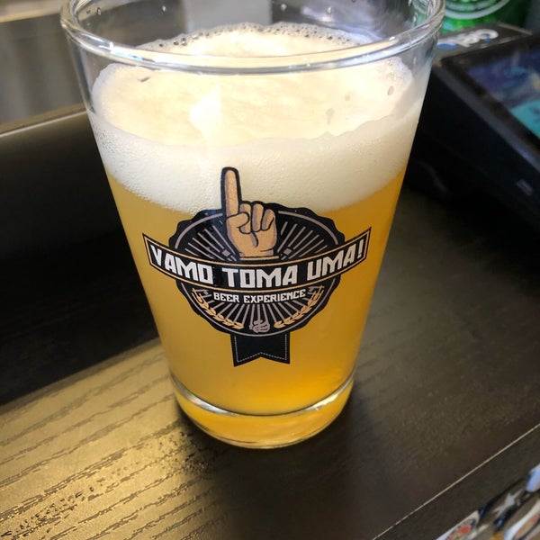 Photo taken at Vamo Toma Uma - Beer experience by Luiz Augusto L. on 6/22/2019