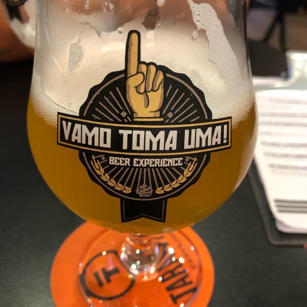Photo taken at Vamo Toma Uma - Beer experience by Luiz Augusto L. on 3/1/2019