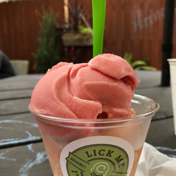 Das Foto wurde bei Cone Gourmet Ice Cream von Erika am 8/7/2018 aufgenommen
