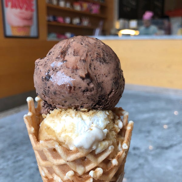 Photo taken at Jeni&#39;s Splendid Ice Creams by Erika on 5/12/2019