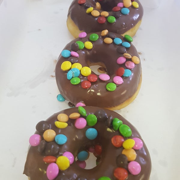 Foto diambil di Divino Donuts oleh rafael p. pada 5/2/2019