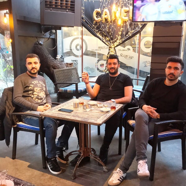 Снимок сделан в Camelot Cafe &amp; Restaurant пользователем Bilal İ. 4/20/2019