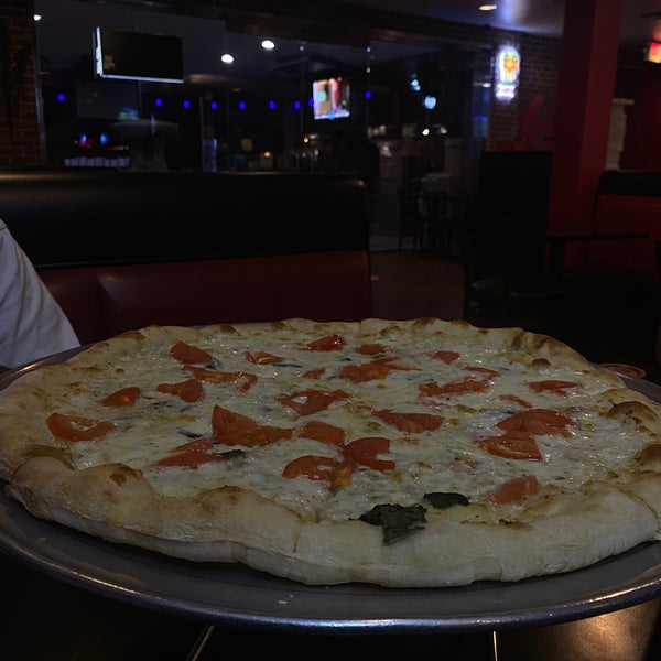 Photo taken at Gus&#39;s New York Style Pizza by Saad. on 7/12/2021