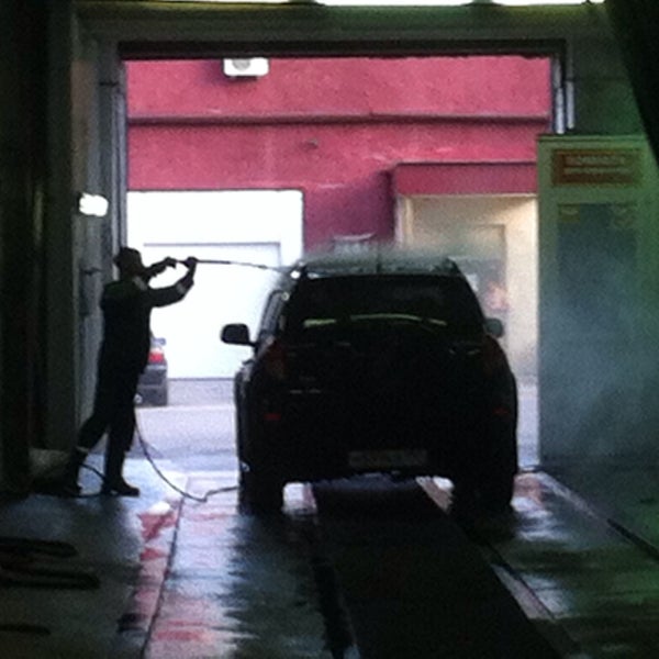 Шиномонтажка в батайске. Шины на тимирязевской. Автосервис на колесах москва. Шиномонтаж тимирязева. Шиномонтаж тимирязева.