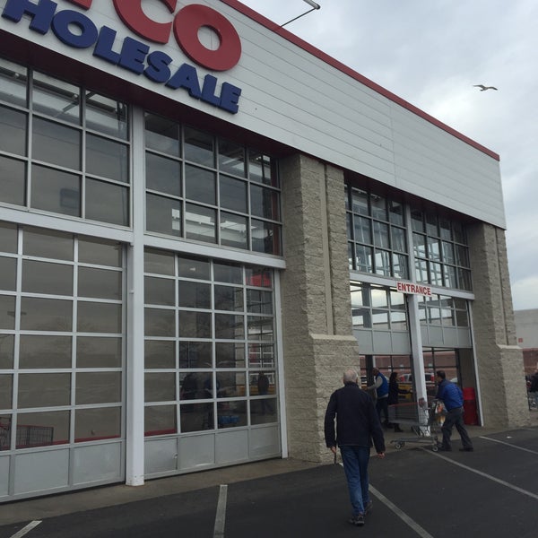 Costco Westbury'da Depo veya Toptan Satış Mağazası