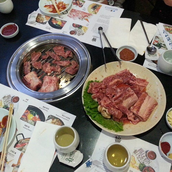 Foto scattata a Seorabol Korean Restaurant da Kanata T. il 8/17/2014