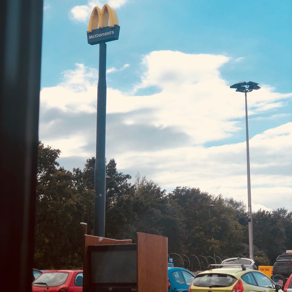 รูปภาพถ่ายที่ McDonald&#39;s โดย Mz_101 ☕️ เมื่อ 6/16/2019