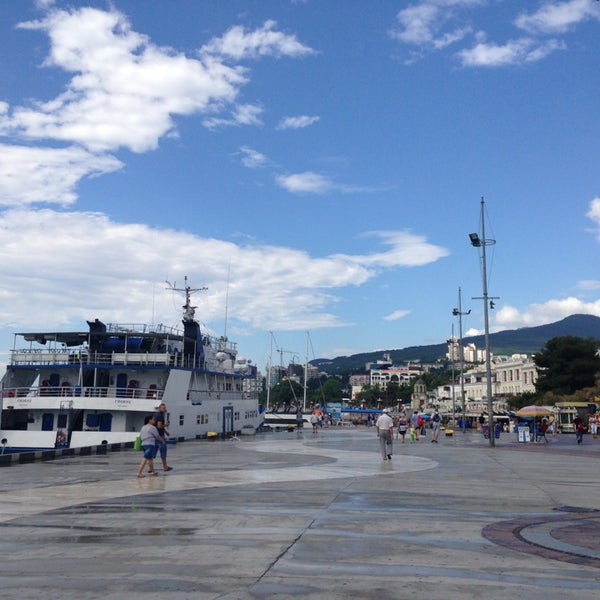 Сочи порт 7 причал. Катер артбухта учкуевка 2023. Аркадия бей причал. 9 причал. Причал в архангельском.