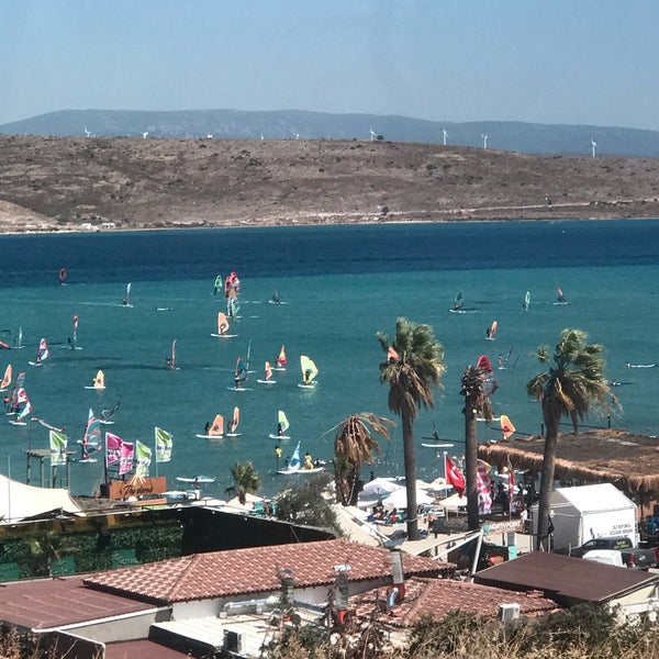 Das Foto wurde bei Alaçatı Surf Paradise Club von Nazlı G. am 8/2/2020 aufgenommen