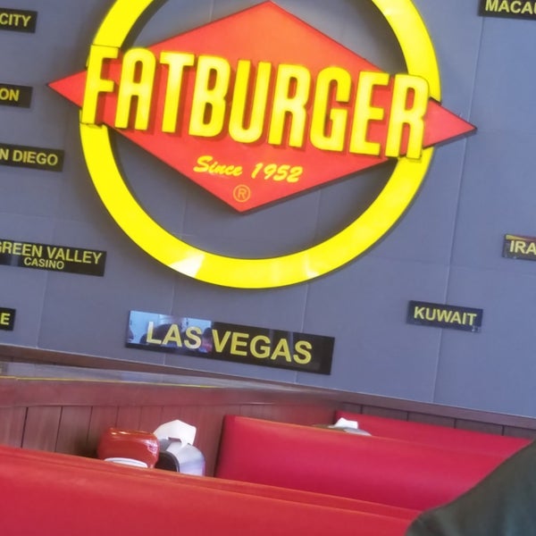 Photo taken at Fatburger by Mrs T. on 10/10/2018