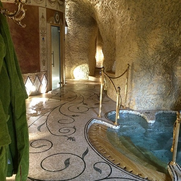 Photo taken at Hotel Villa e Palazzo Aminta by MlleGima on 4/21/2014