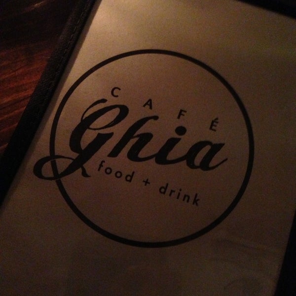 รูปภาพถ่ายที่ Cafe Ghia โดย Cat I. เมื่อ 4/14/2013
