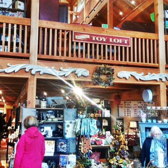 Kringle Candle Country Barn Bernardston, MA