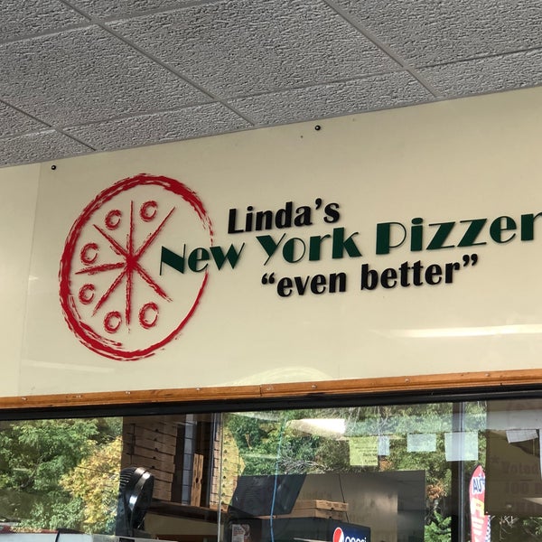 Photo taken at Linda&#39;s New York Pizzeria by Kalryn D. on 9/17/2020