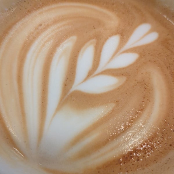 Foto tirada no(a) Ritual Coffee Roasters por Misha Z. em 11/21/2022