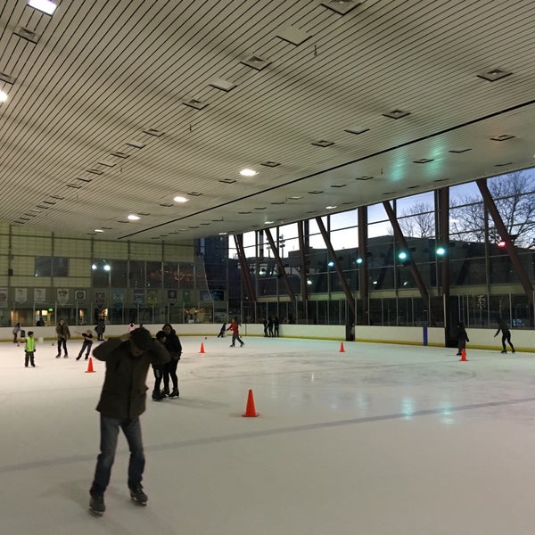 Photo taken at Yerba Buena Ice Skating &amp; Bowling Center by Misha Z. on 1/1/2019