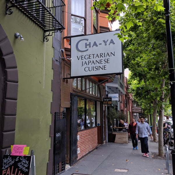 Photo taken at Cha-Ya Vegetarian Japanese Restaurant by Misha Z. on 6/20/2019