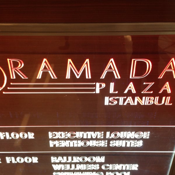 รูปภาพถ่ายที่ Ramada Plaza İstanbul City Center โดย Deniz Ö. เมื่อ 5/8/2013