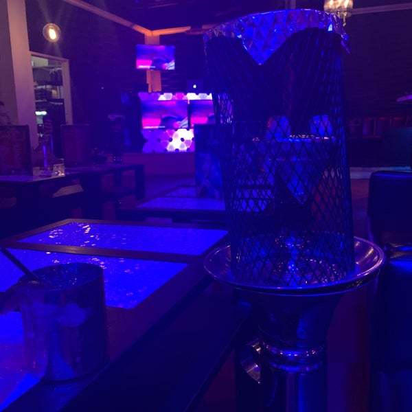 Foto scattata a Luna Lounge Las Vegas da Mema•~ il 8/2/2019