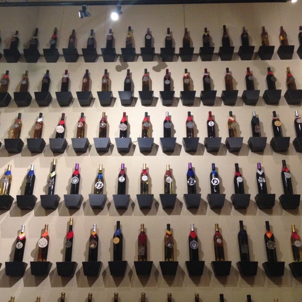 1/20/2014 tarihinde Clayziyaretçi tarafından Pahrump Valley Winery and Symphony Restaurant'de çekilen fotoğraf