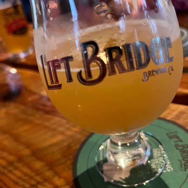 Photo taken at Lift Bridge Brewing Company by Mark C. on 4/30/2022