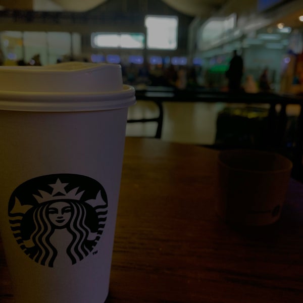 Foto scattata a Starbucks da Faisal .. il 1/30/2020
