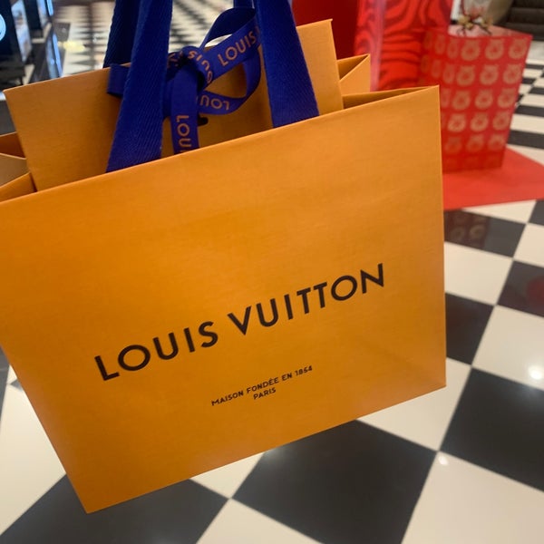 Louis Vuitton McLean Tysons Corner Bloomingdale's store, United States