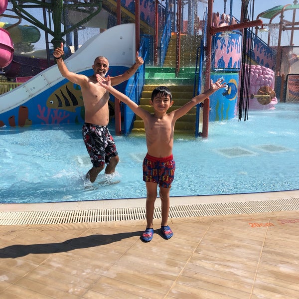 Photo taken at Oasis Aquapark by R.BERTUĞ on 9/8/2019