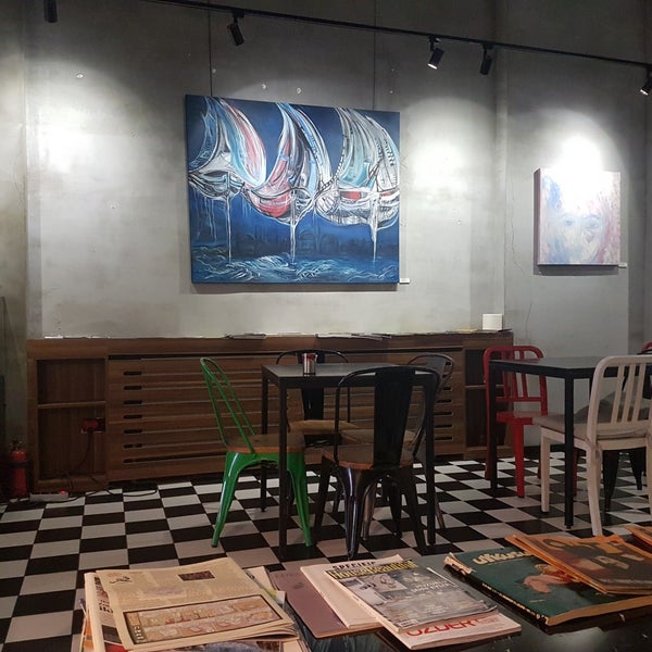 Foto tirada no(a) Page Cafe &amp; Gallery por Orgül Derya em 6/7/2018
