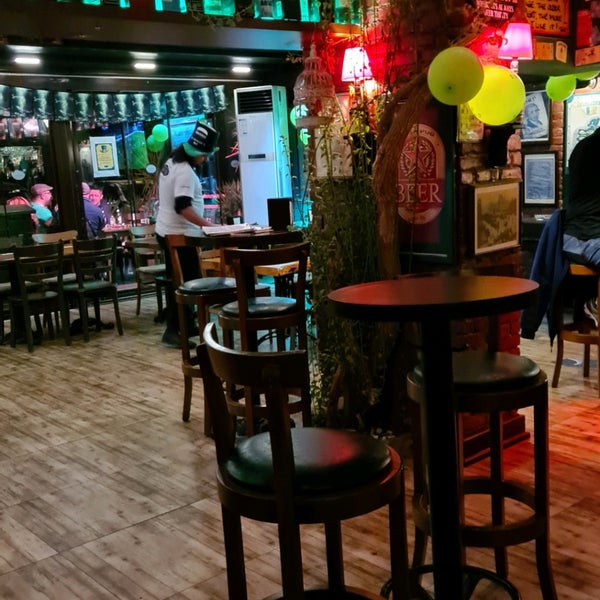 Foto tirada no(a) Irish Pub por Orgül Derya em 3/17/2022