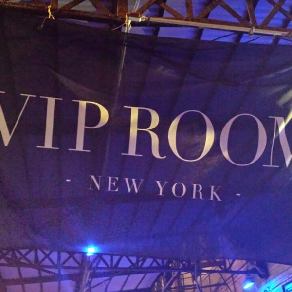 Foto tirada no(a) VIP Room NYC por Nate L. em 11/6/2013