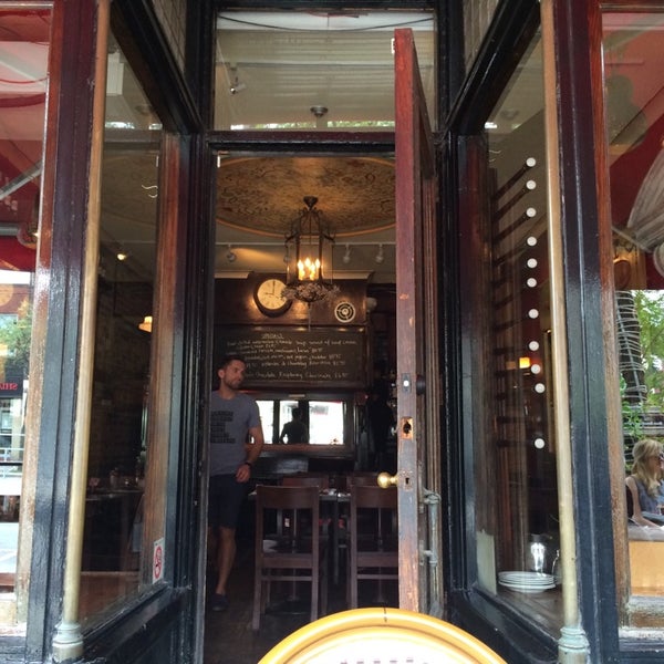 8/3/2014にMichael V.がKalendar Restaurant &amp; Bistroで撮った写真