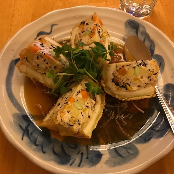 Photo taken at Cha-Ya Vegetarian Japanese Restaurant by E.T. C. on 8/24/2017