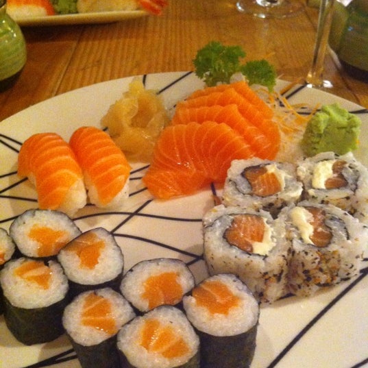 Photo taken at Sushi Yuzu by Raquel M. on 9/15/2012
