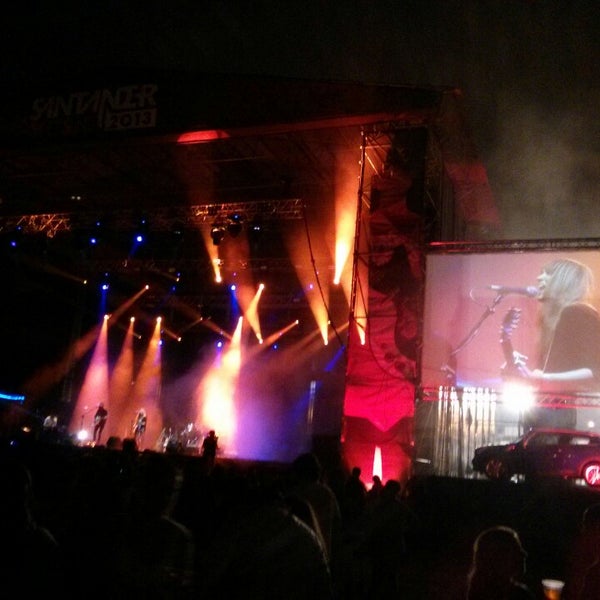 รูปภาพถ่ายที่ Santander Music Festival โดย Eloy P. เมื่อ 8/1/2013