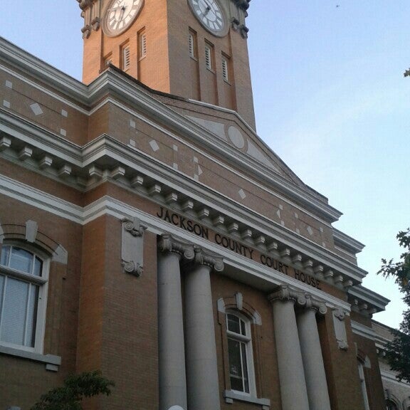 Jackson County Courthouse 2 tips from 59 visitors