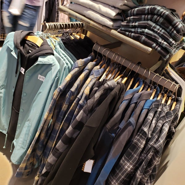 Vans Store Shoe Store in Bloomington