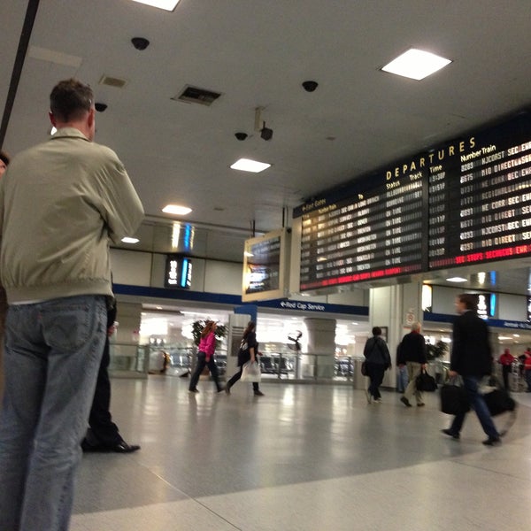 Снимок сделан в New York Penn Station пользователем Sandrika S. 4/30/2013