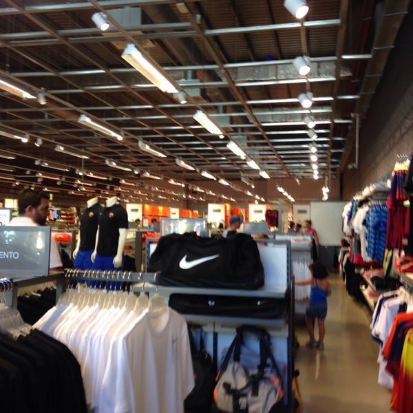 Nike Factory Store - Plaza - 17