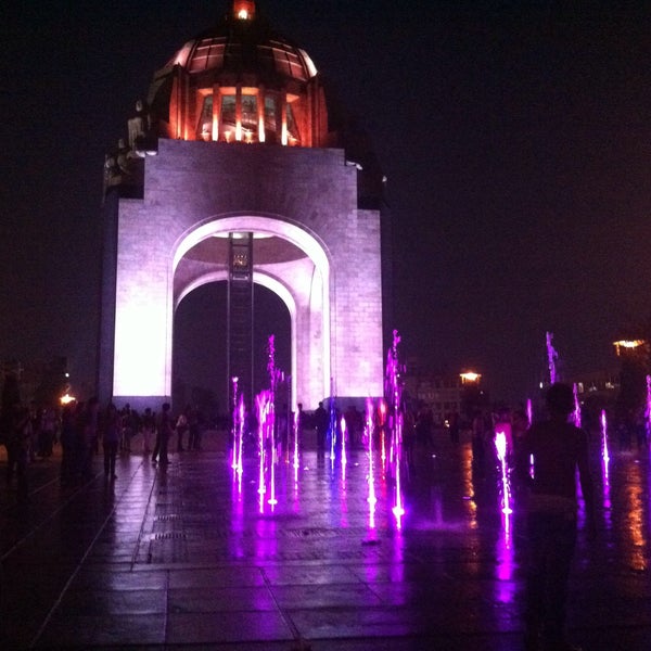 5/12/2013 tarihinde Vivs M.ziyaretçi tarafından Monumento a la Revolución Mexicana'de çekilen fotoğraf