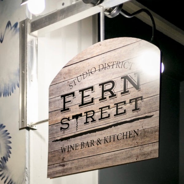 12/31/2019 tarihinde Chris M.ziyaretçi tarafından Fern Street Wine Bar &amp; Kitchen'de çekilen fotoğraf
