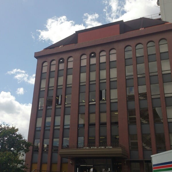 Fotos En 大阪成蹊大学 本館 Edificio Universitario Academico En 大阪市東淀川区