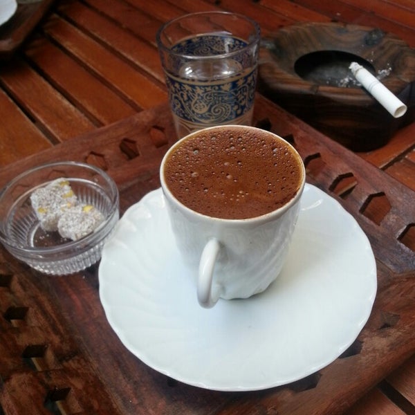 Photo taken at Melza&#39;s Cafe by Hüsamettin B. on 3/7/2014