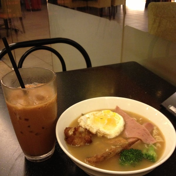 4/24/2013にSimon L.がTsim Tung Hong Kong Restaurant (尖東香港茶餐廰)で撮った写真