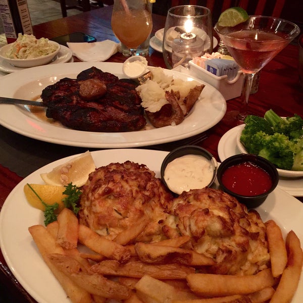 Снимок сделан в G&amp;M Restaurant пользователем Danielle 9/6/2015