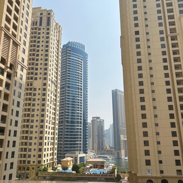 Photo taken at Hilton Dubai Jumeirah by Hammad S. on 9/18/2023